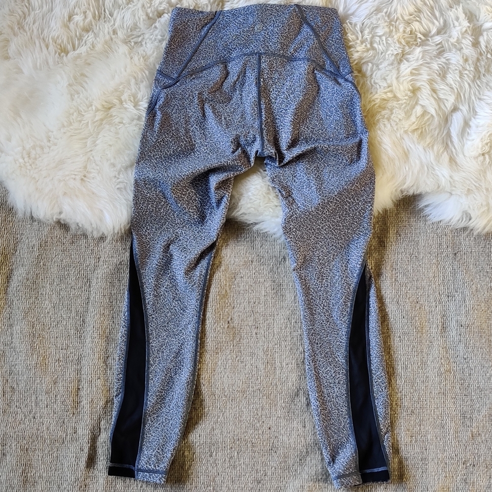 Crackle Pattern Train Times - Lululemon - Picture 6 of 9